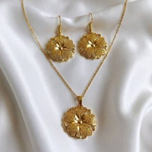 نیم ست طرح طلا تراش خورده برنجی مدل گل کد۱۹۱