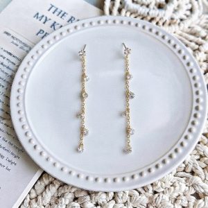 گوشواره مینیمال بلند نگین سواروسکی کد937